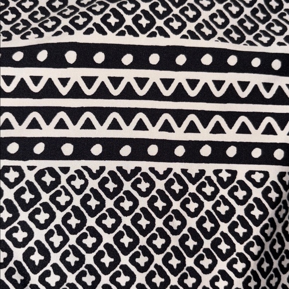 La Blanca Short Sleeve Rash Guard Black and White Printed Swim Top XL - Picture 4 of 5